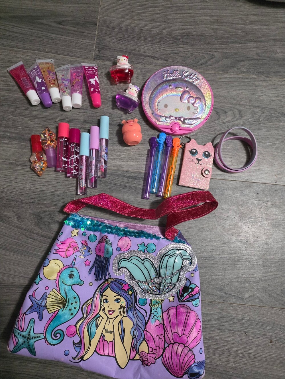 Makeup. Lipgloss. Kids. Glam. Purse. Bundle.